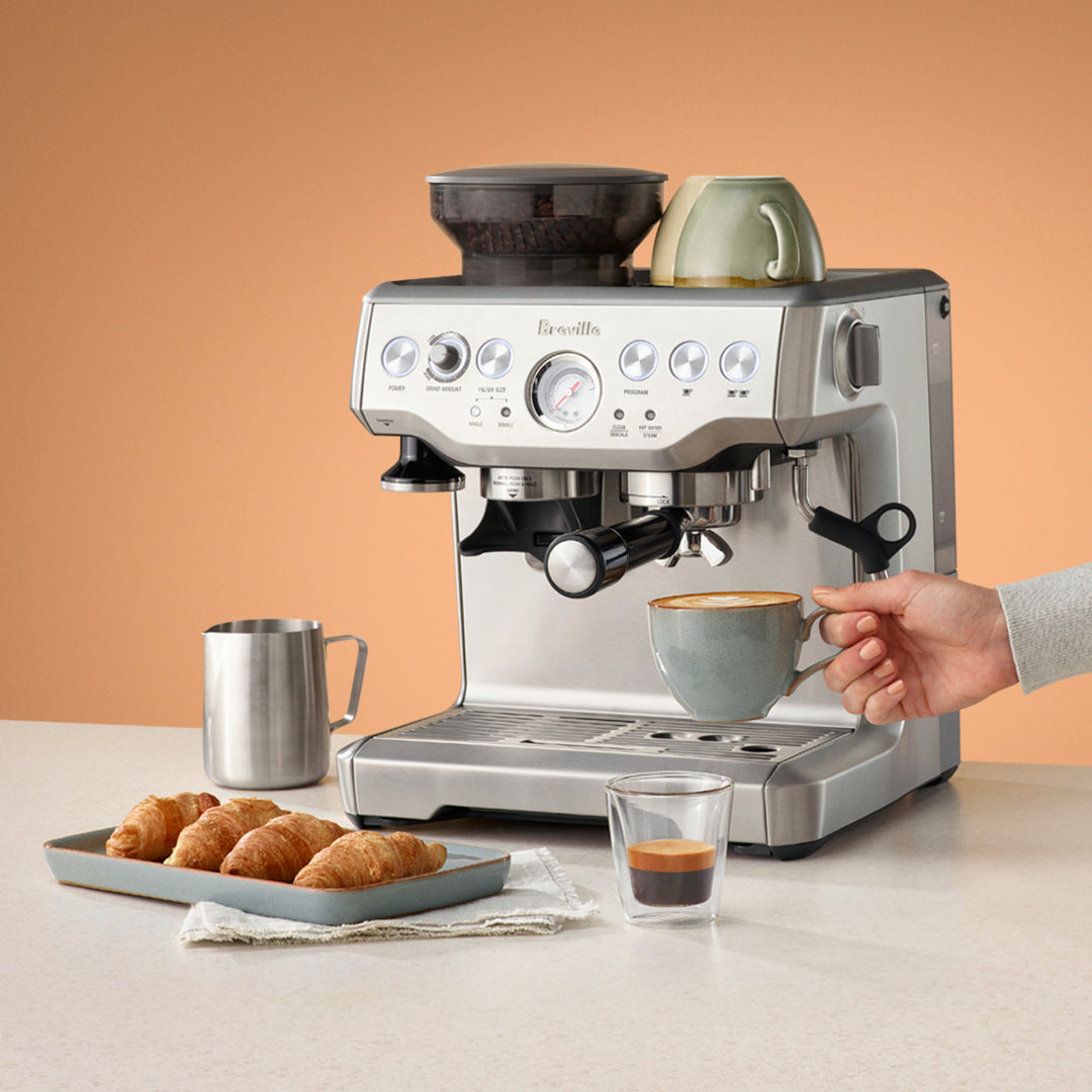 Breville BES880 Barista Touch Espresso Machine | Touchscreen + Grinder ...